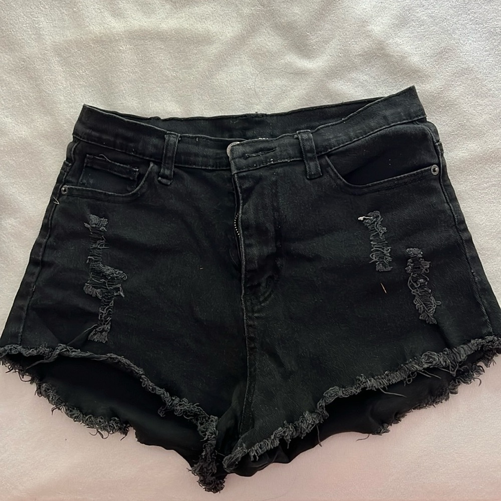 //HANGER 221// Black Distressed Denim Shorts